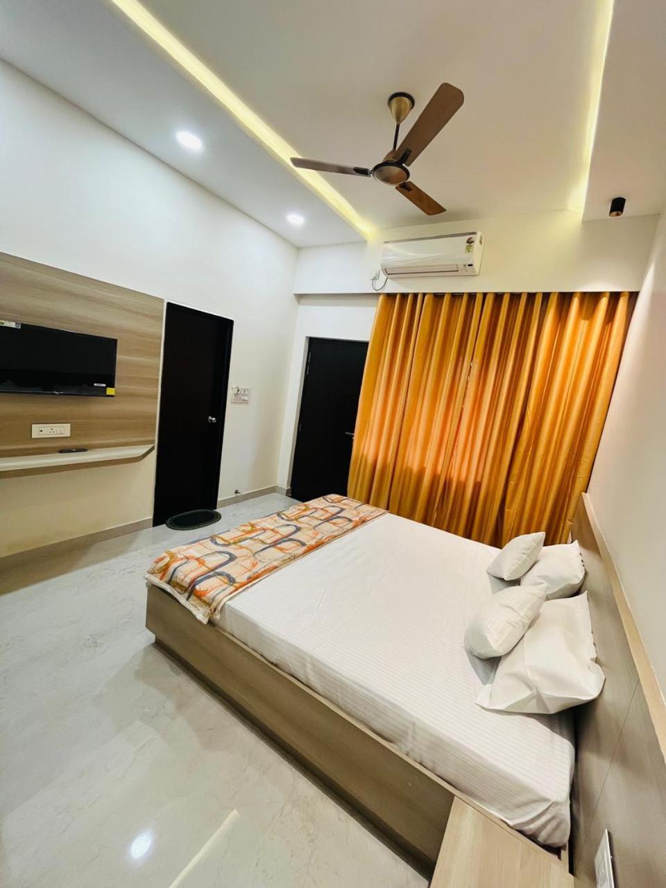Log Inn Banaras Benares Buitenkant foto